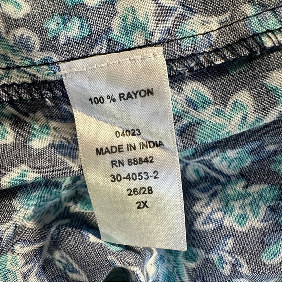 NWT Woman Within ‘Plus Size Button-Front Mixed Print Tunic’ in Teal/Navy Floral - Picture 7 of 15